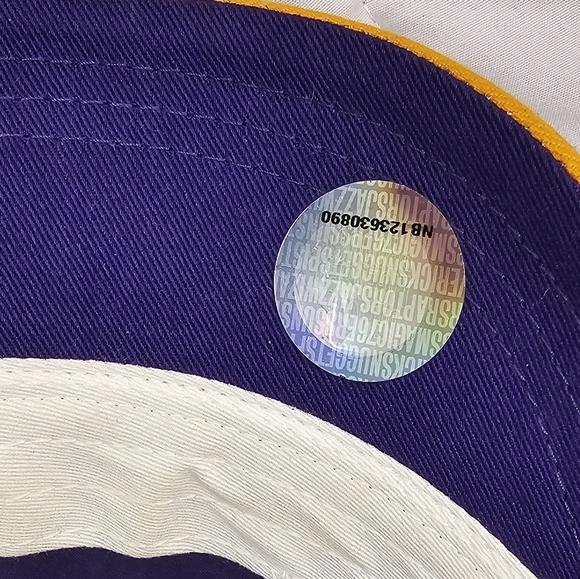 Women's VINTAGE Adidas Mesh Snapback Hat - Picture 8 of 9